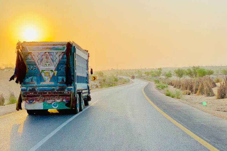 Manufacturing in Pakistan: Is It A Good Option for Importers?