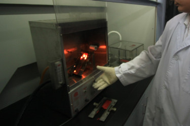 Flammability testing machine