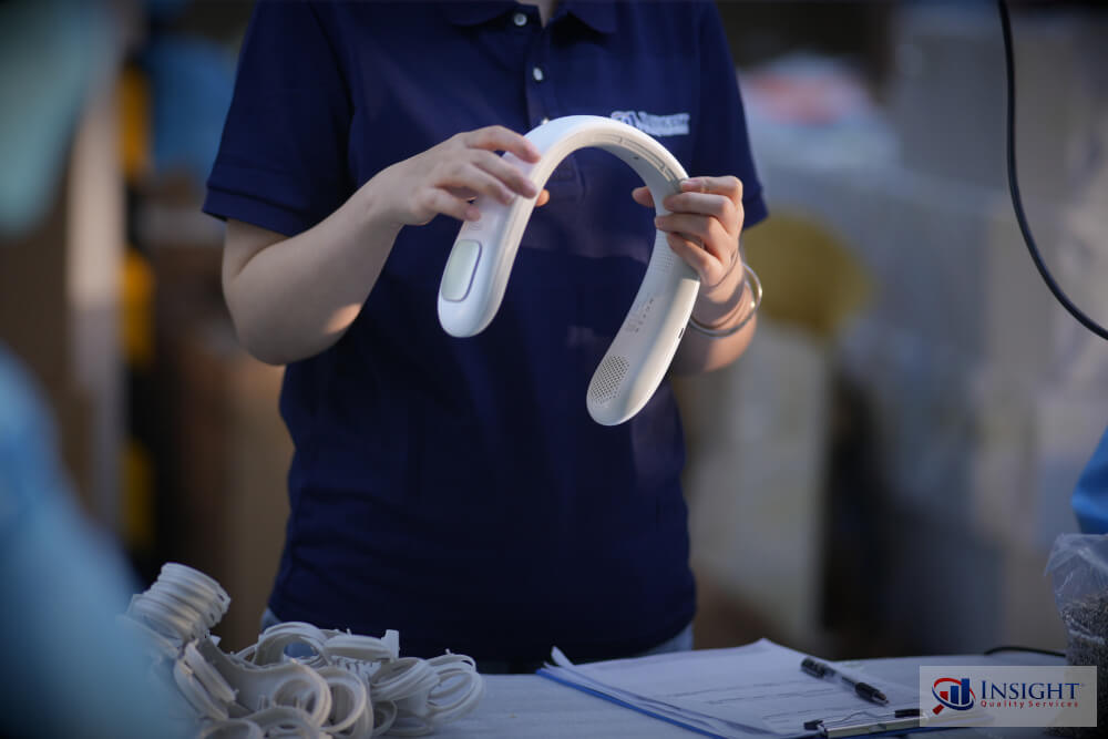 Insight inspector (Linna) examining a product